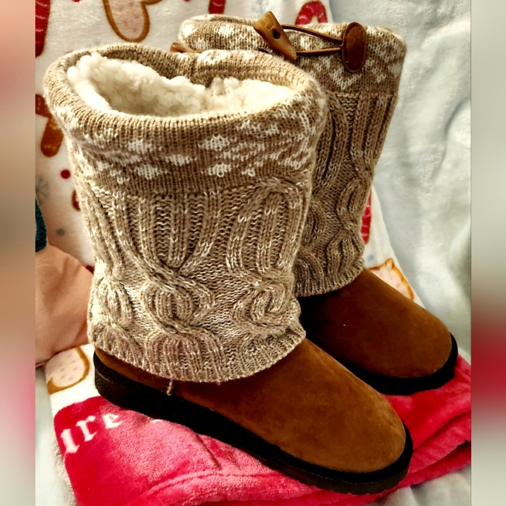 Muk Luks Essentials Winter Boots NWOB sz.6